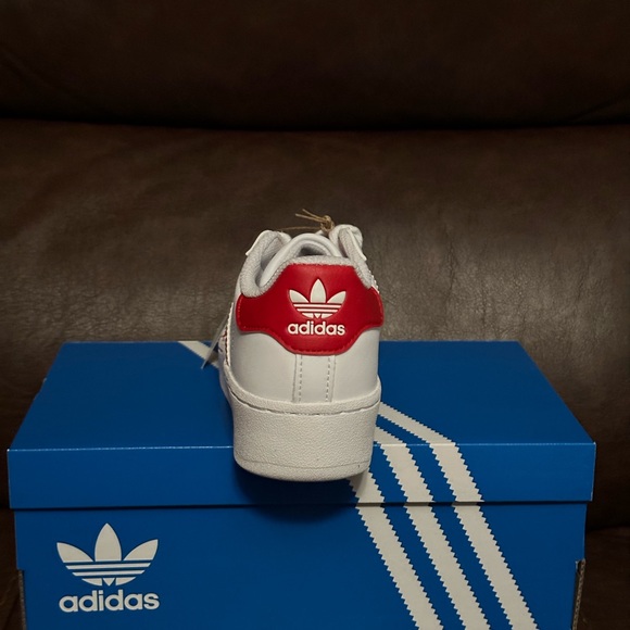 New Kid Adidas - Picture 2 of 6